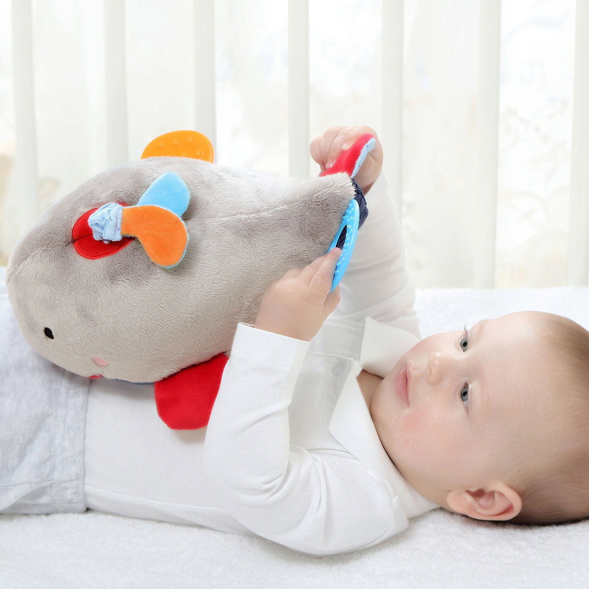 Sigikid Babyspielzeug Wal im Spiel