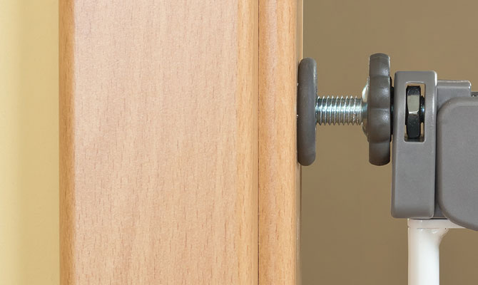 reer Advanced Klemm- und Schraubgitter, 77 - 110 cm Durchgangsbreiten