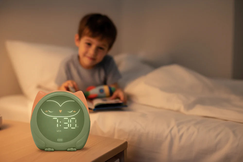 cloud-b Owlie Schlaftrainer | Magischer Wecker ab 3 Jahren