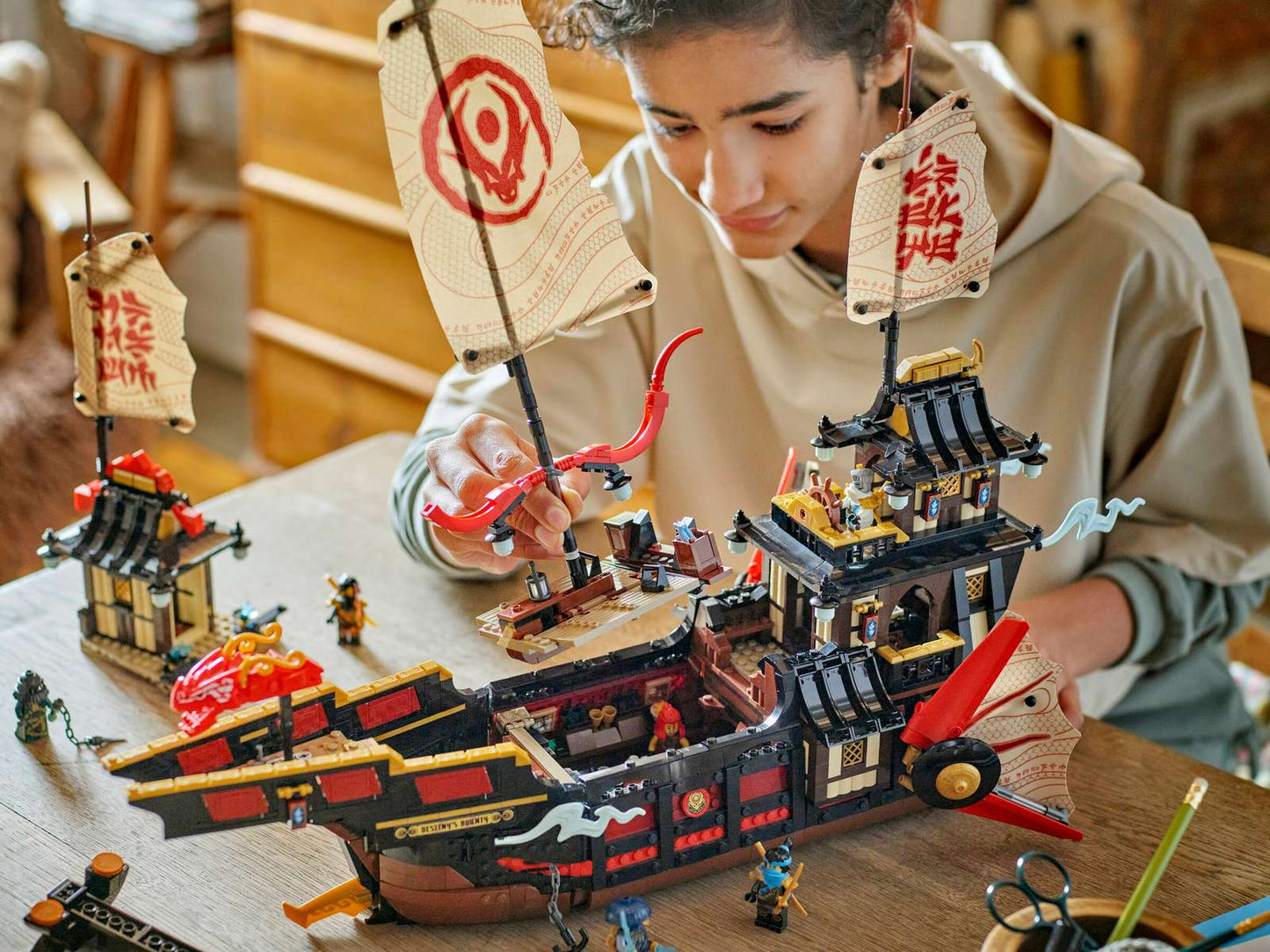 LEGO® NINJAGO® #71848 Der Tempel-Flugsegler