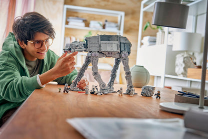 LEGO AT-AT des Restimperiums mit INT-4