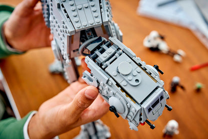 LEGO AT-AT des Restimperiums mit INT-4